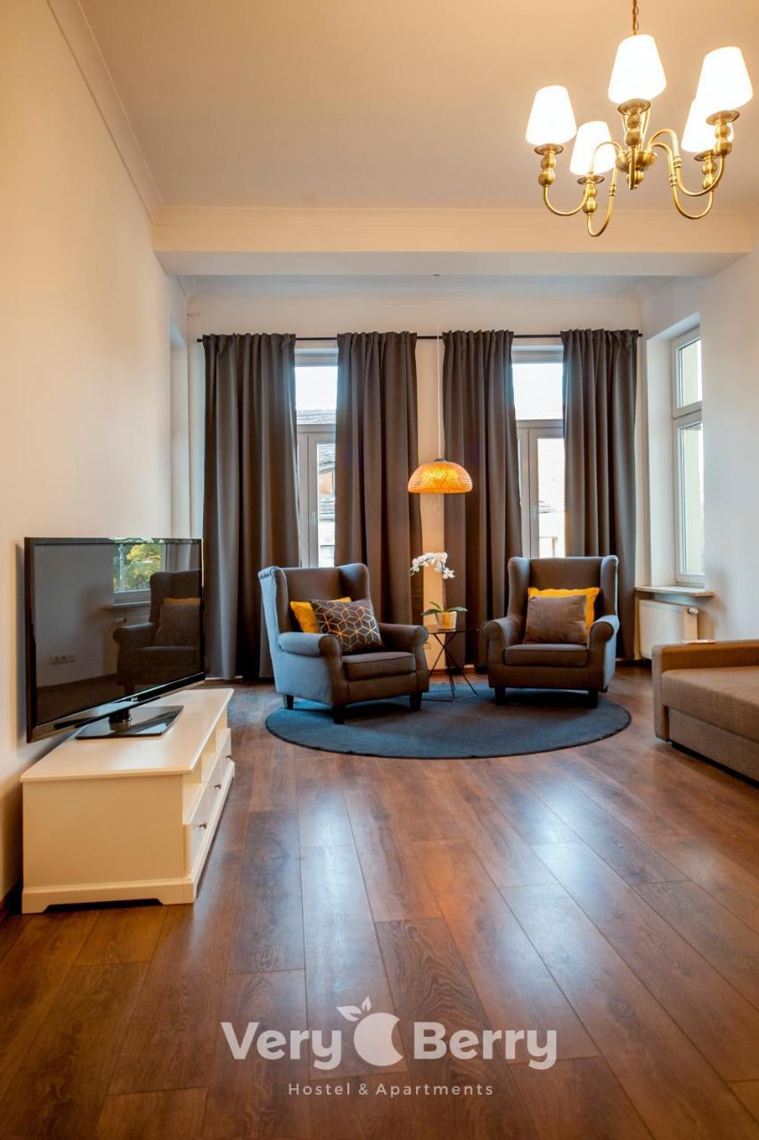 ポズナンVery Berry - Garbary 27 - Apartament Z Balkonem, Old City, Check In 24Hアパートメント エクステリア 写真